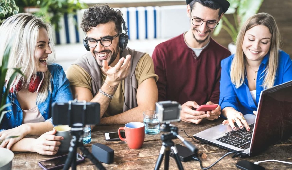 young-people-sharing-digital-content-on-marketing-streaming-platforms-min.jpg young-people-sharing-digital-content-on-marketing-streaming-platforms-min.jpg